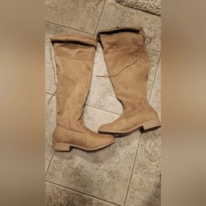 Newish Womans swade boots
